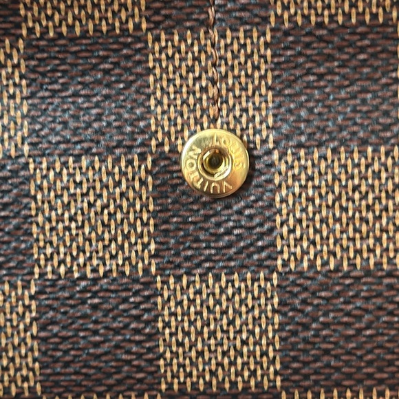 Louis Vuitton Sarah Wallet - Picture 7 of 11